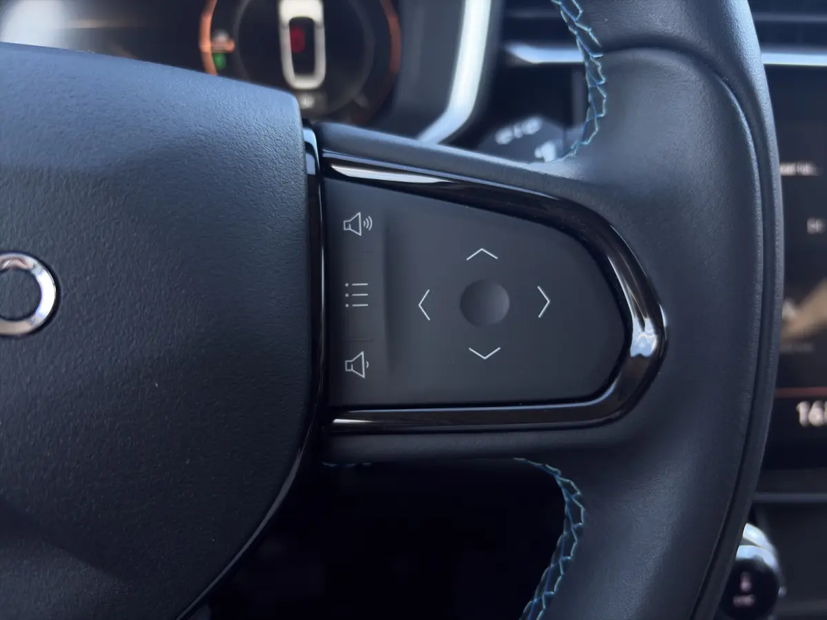 1.5 | BLIS | 360 Camera | Panoramadak | Keyless Start / Entry | Voorstoelen Verwarmd |