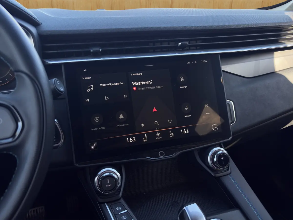 1.5 | BLIS | 360 Camera | Panoramadak | Keyless Start / Entry | Voorstoelen Verwarmd |