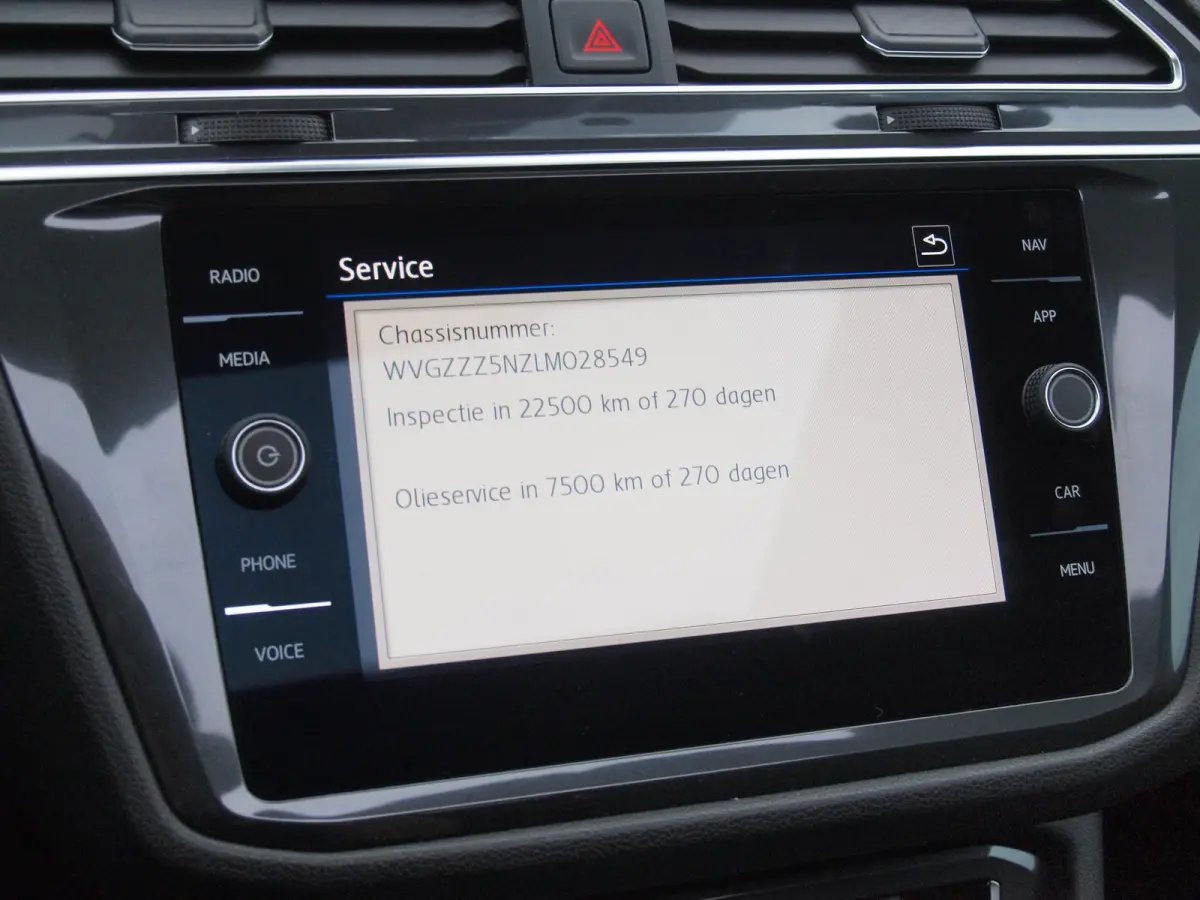 1.5 TSI Highline Business R 7p. | Panoramadak | Trekhaak | Camera | Sfeerverlichting | Apple Carplay | NL-Auto |