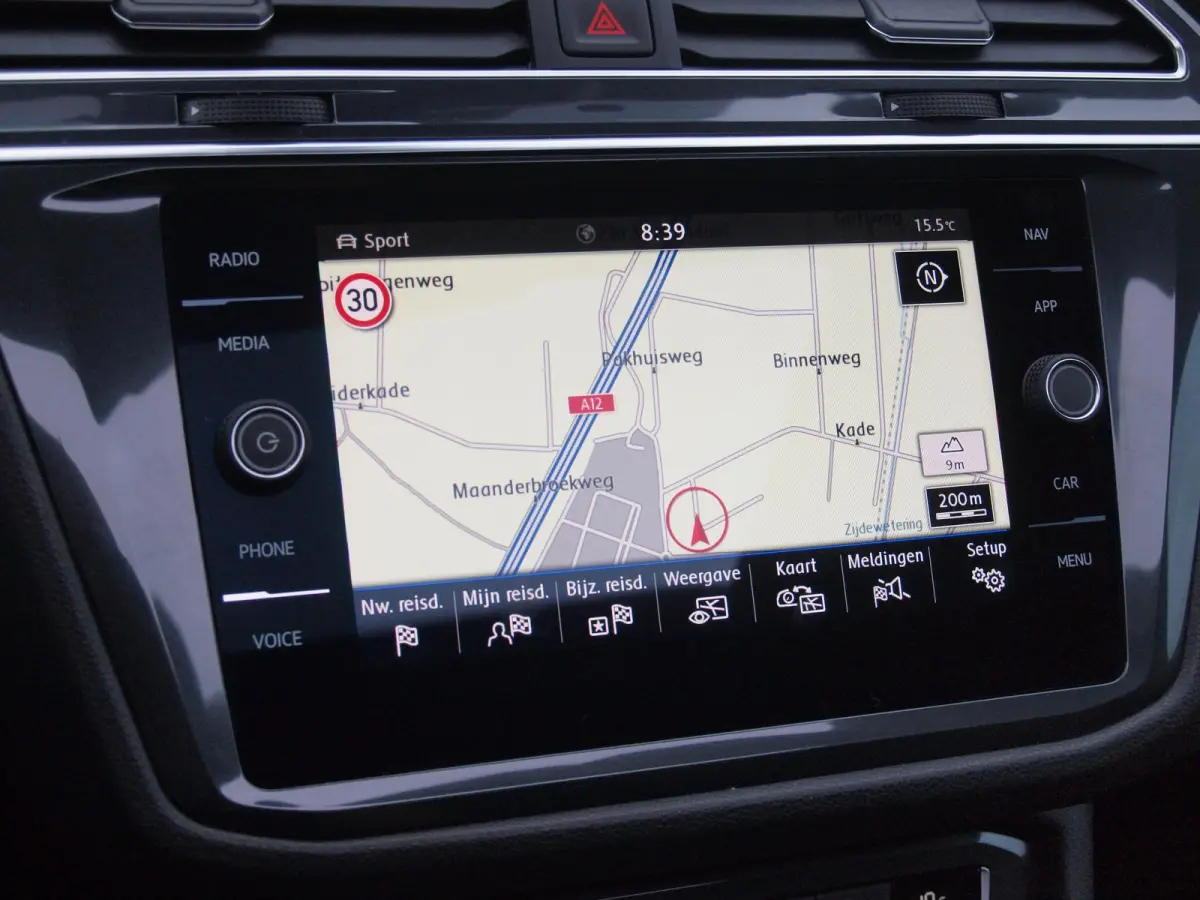 1.5 TSI Highline Business R 7p. | Panoramadak | Trekhaak | Camera | Sfeerverlichting | Apple Carplay | NL-Auto |