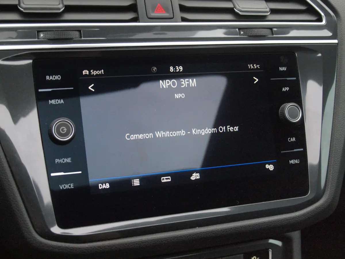 1.5 TSI Highline Business R 7p. | Panoramadak | Trekhaak | Camera | Sfeerverlichting | Apple Carplay | NL-Auto |