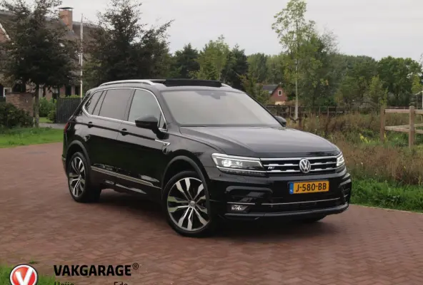 1.5 TSI Highline Business R 7p. | Panoramadak | Trekhaak | Camera | Sfeerverlichting | Apple Carplay | NL-Auto |
