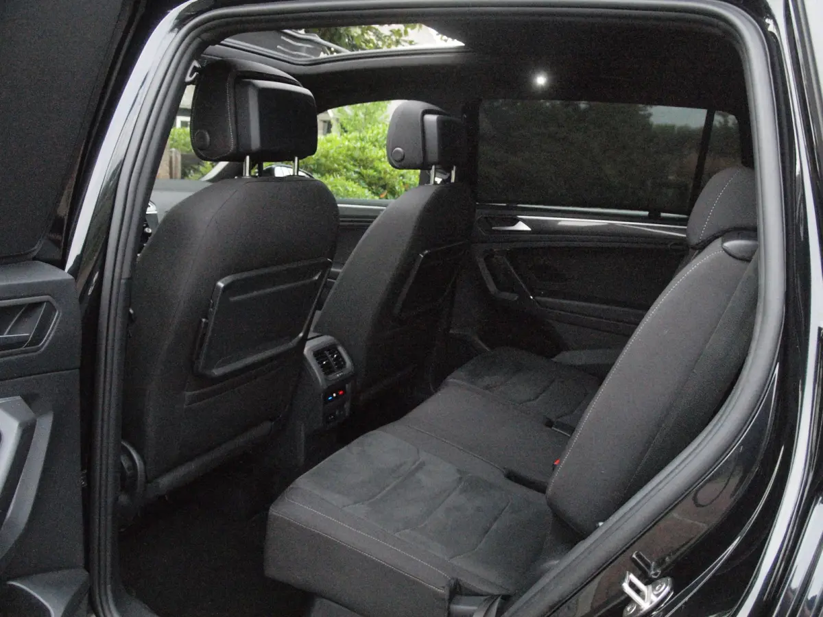 1.5 TSI Highline Business R 7p. | Panoramadak | Trekhaak | Camera | Sfeerverlichting | Apple Carplay | NL-Auto |