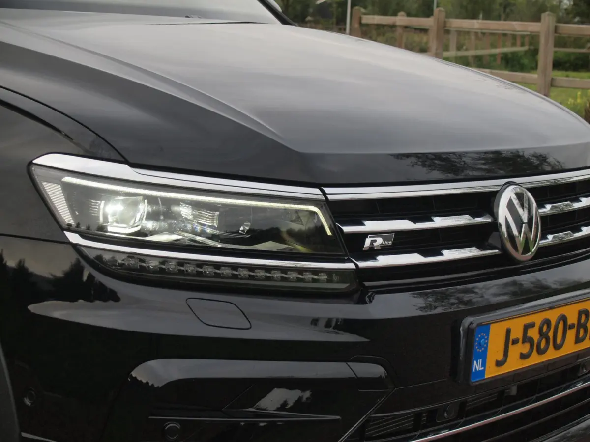 1.5 TSI Highline Business R 7p. | Panoramadak | Trekhaak | Camera | Sfeerverlichting | Apple Carplay | NL-Auto |