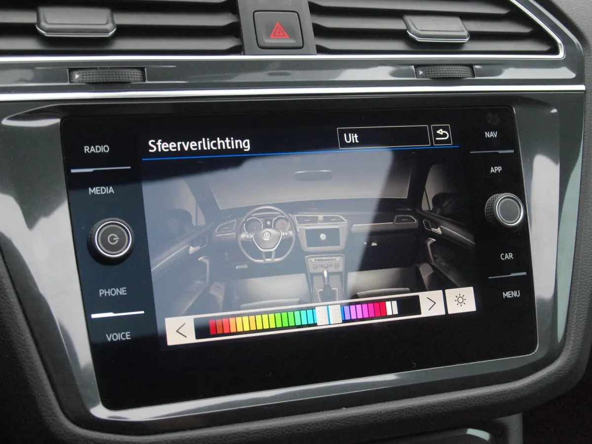 1.5 TSI Highline Business R 7p. | Panoramadak | Trekhaak | Camera | Sfeerverlichting | Apple Carplay | NL-Auto |