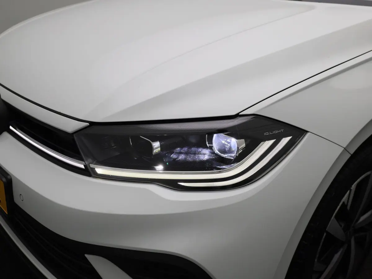 1.0 TSI Life Business 95 PK | Panoramadak | Navigatie | Climate Control | Stoelverwarming | LED Matrix | Parkeersensoren | Apple Carplay | Android Auto | Adaptive Cruise Control |