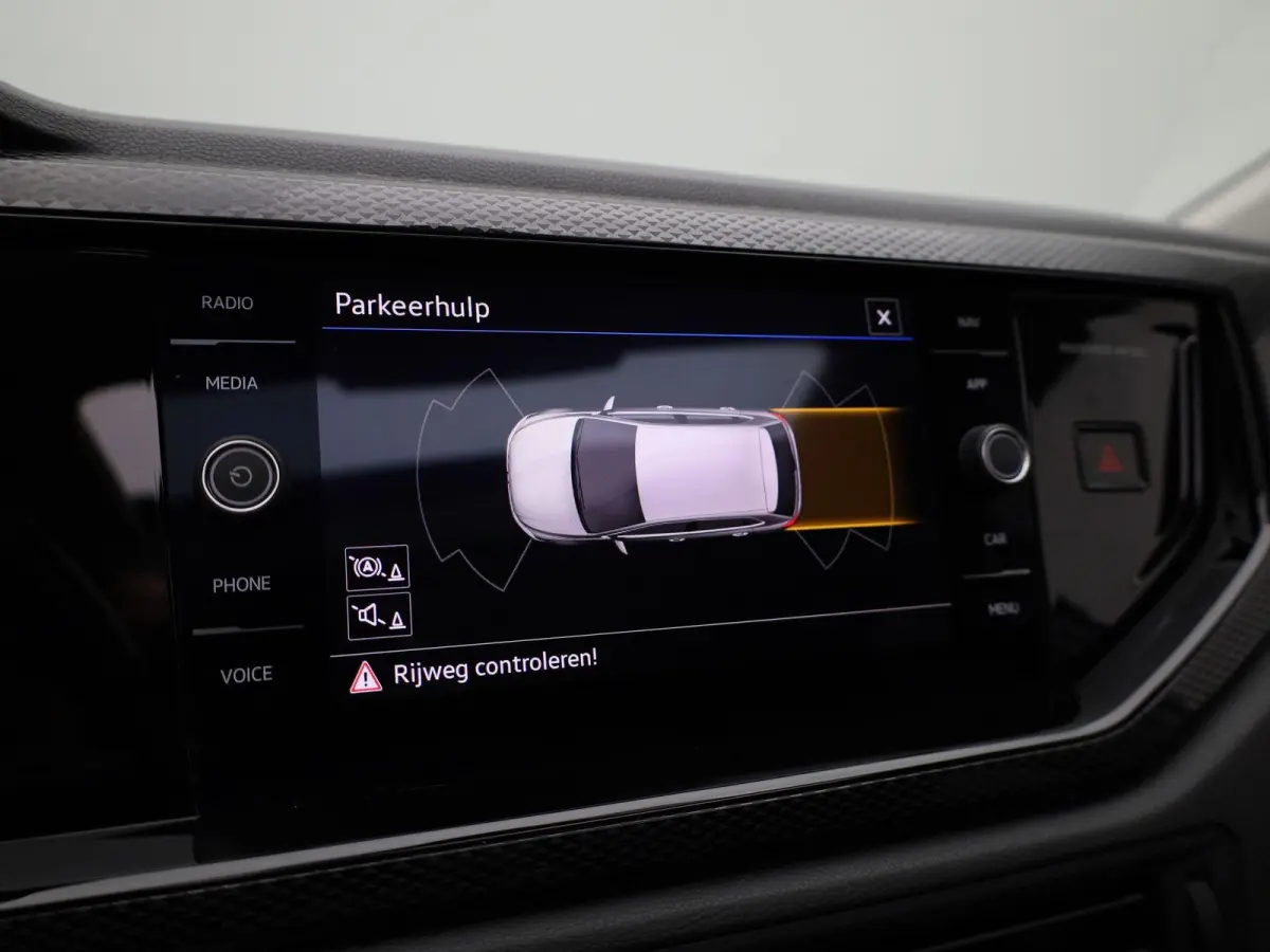 1.0 TSI Life Business 95 PK | Panoramadak | Navigatie | Climate Control | Stoelverwarming | LED Matrix | Parkeersensoren | Apple Carplay | Android Auto | Adaptive Cruise Control |