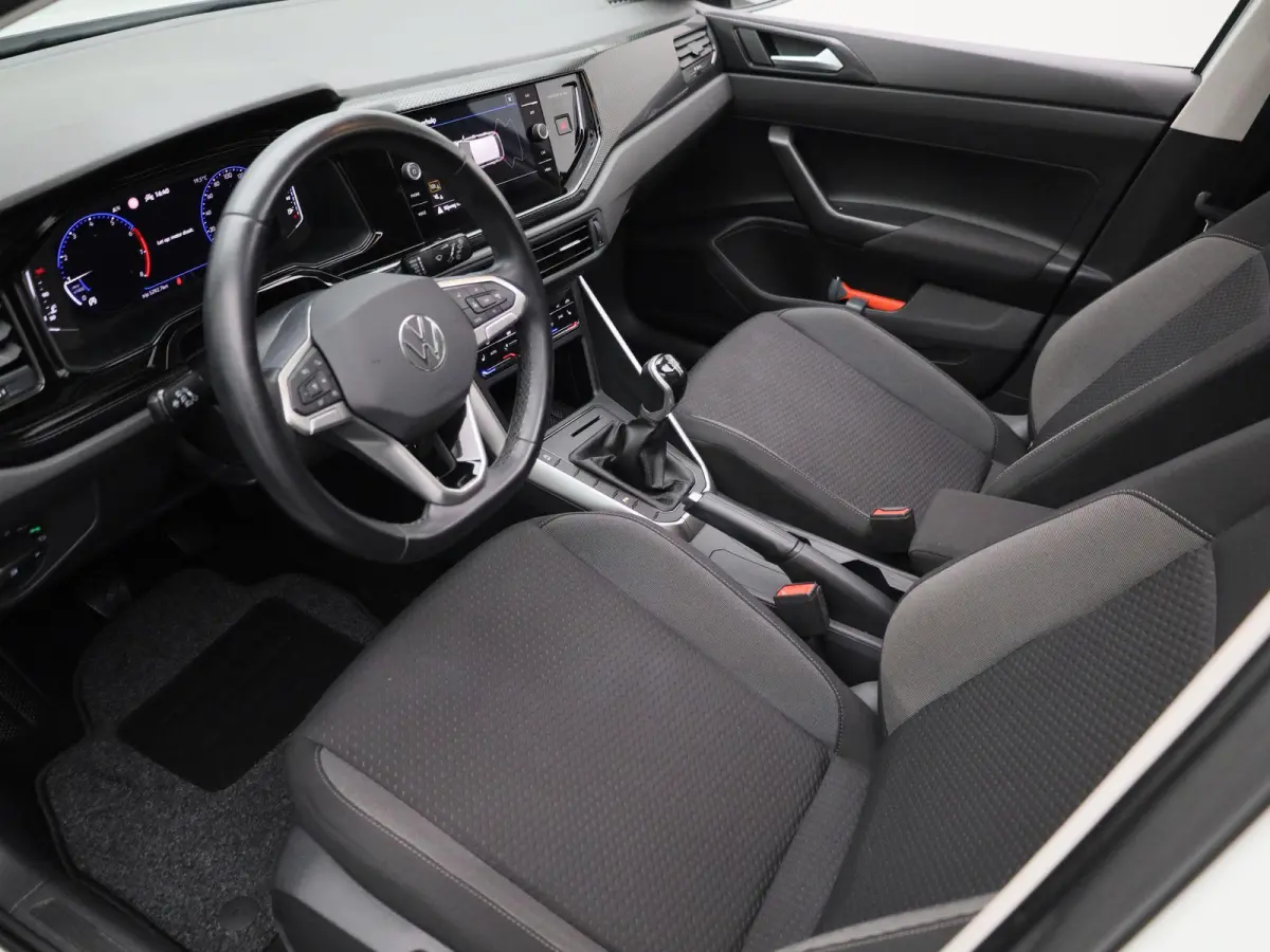 1.0 TSI Life Business 95 PK | Panoramadak | Navigatie | Climate Control | Stoelverwarming | LED Matrix | Parkeersensoren | Apple Carplay | Android Auto | Adaptive Cruise Control |