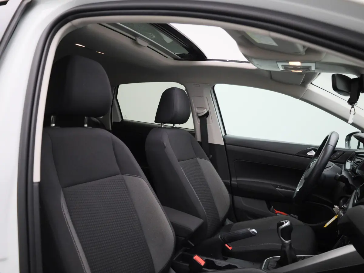 1.0 TSI Life Business 95 PK | Panoramadak | Navigatie | Climate Control | Stoelverwarming | LED Matrix | Parkeersensoren | Apple Carplay | Android Auto | Adaptive Cruise Control |