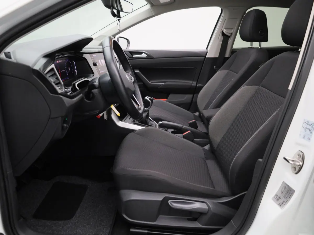 1.0 TSI Life Business 95 PK | Panoramadak | Navigatie | Climate Control | Stoelverwarming | LED Matrix | Parkeersensoren | Apple Carplay | Android Auto | Adaptive Cruise Control |