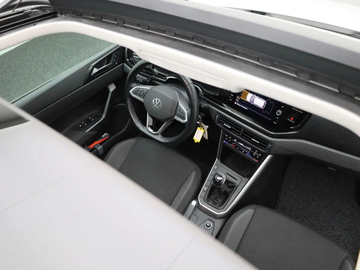1.0 TSI Life Business 95 PK | Panoramadak | Navigatie | Climate Control | Stoelverwarming | LED Matrix | Parkeersensoren | Apple Carplay | Android Auto | Adaptive Cruise Control |