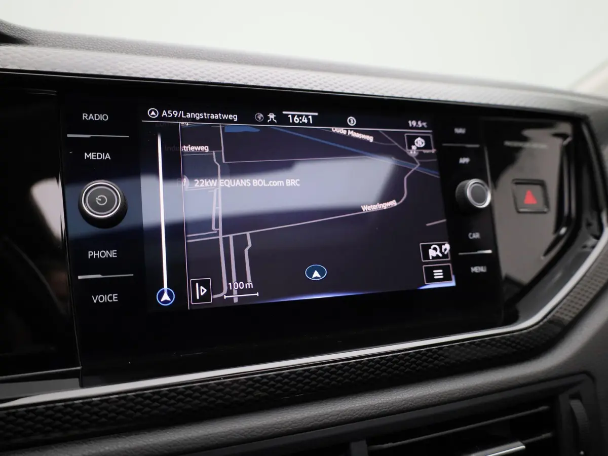 1.0 TSI Life Business 95 PK | Panoramadak | Navigatie | Climate Control | Stoelverwarming | LED Matrix | Parkeersensoren | Apple Carplay | Android Auto | Adaptive Cruise Control |