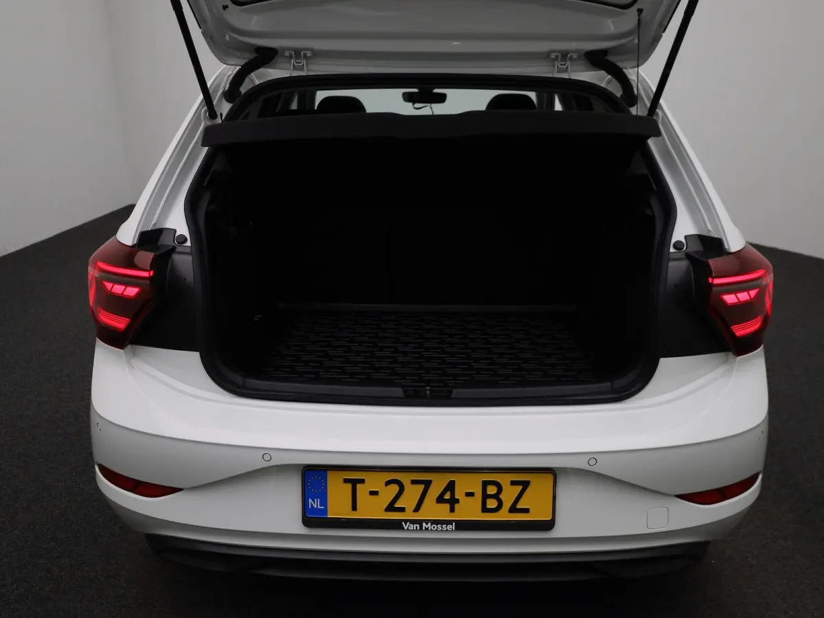 1.0 TSI Life Business 95 PK | Panoramadak | Navigatie | Climate Control | Stoelverwarming | LED Matrix | Parkeersensoren | Apple Carplay | Android Auto | Adaptive Cruise Control |