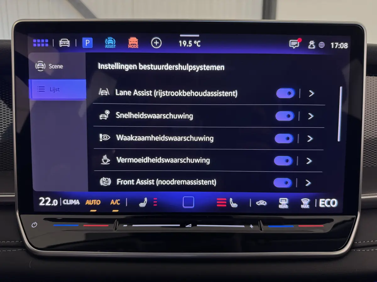 1.5 eHybrid 204PK DSG LIFE TREKHAAK/IQ.LIGHT/CAMERA FABRIEKSGARANTIE TOT 2030