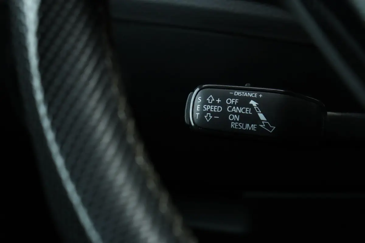iV / 218 PK / DSG / Vol Opties! / Sportline / Black Edition / Virtual Cockpit / Camera / ACC / Trekhaak / 19"!