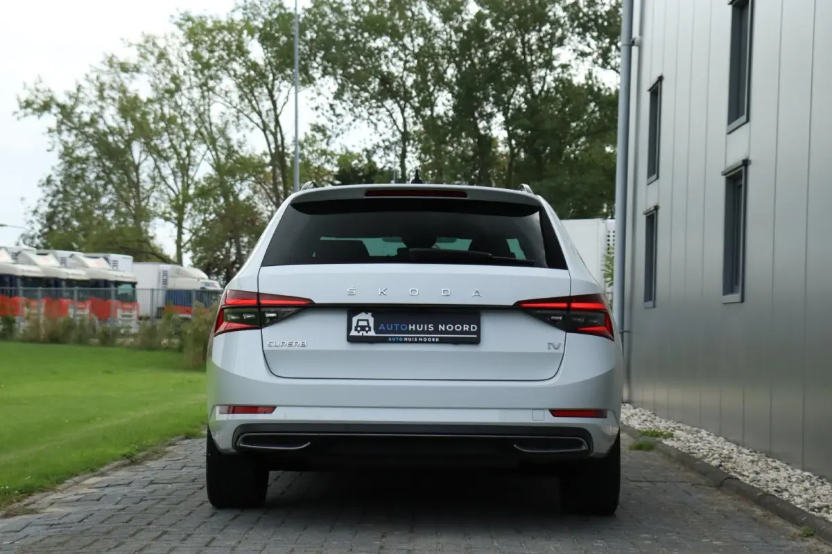 iV / 218 PK / DSG / Vol Opties! / Sportline / Black Edition / Virtual Cockpit / Camera / ACC / Trekhaak / 19"!
