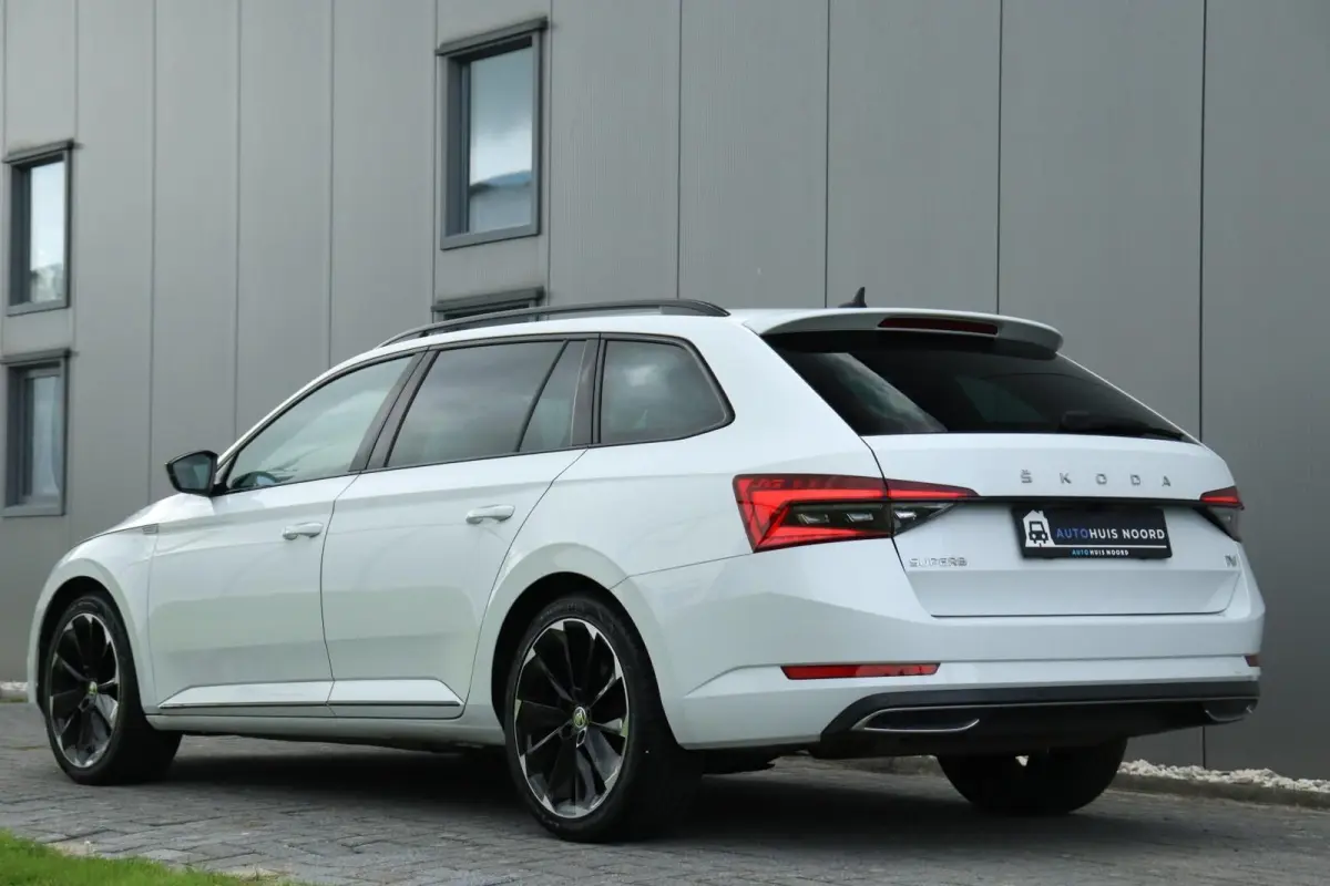 iV / 218 PK / DSG / Vol Opties! / Sportline / Black Edition / Virtual Cockpit / Camera / ACC / Trekhaak / 19"!