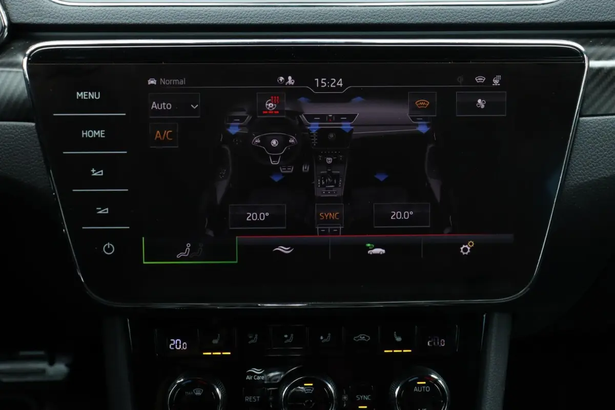 iV / 218 PK / DSG / Vol Opties! / Sportline / Black Edition / Virtual Cockpit / Camera / ACC / Trekhaak / 19"!