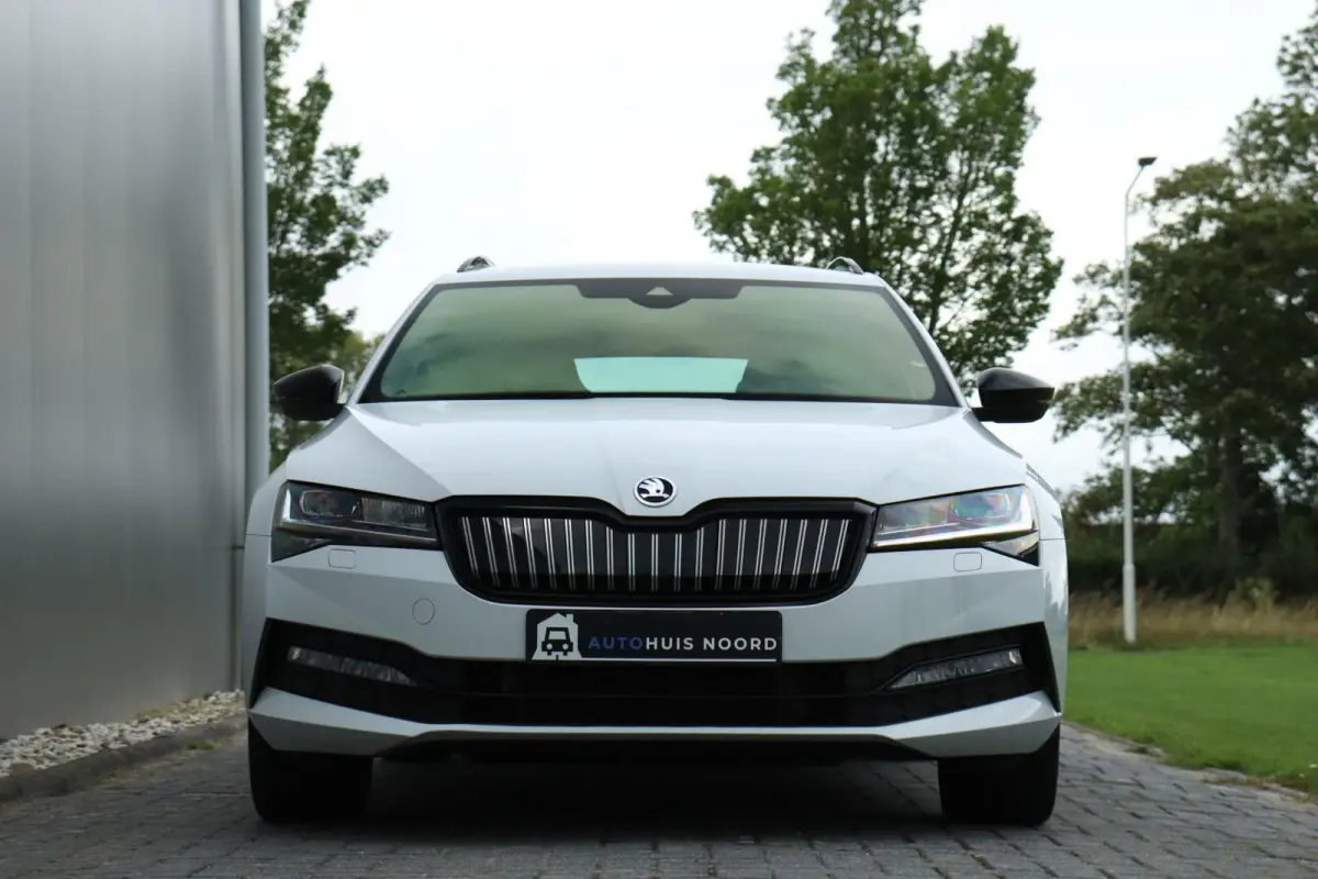 iV / 218 PK / DSG / Vol Opties! / Sportline / Black Edition / Virtual Cockpit / Camera / ACC / Trekhaak / 19"!