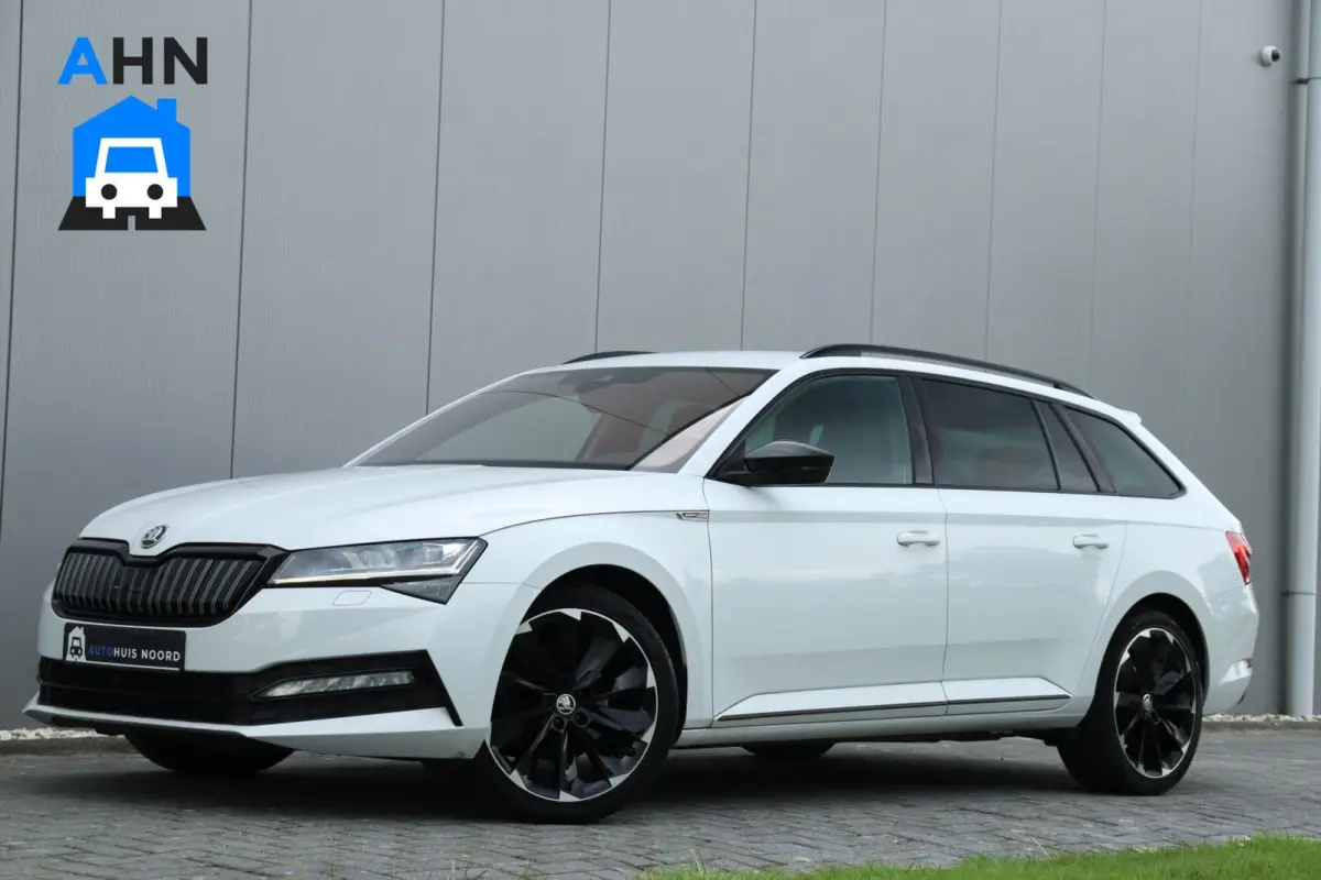 iV / 218 PK / DSG / Vol Opties! / Sportline / Black Edition / Virtual Cockpit / Camera / ACC / Trekhaak / 19"!