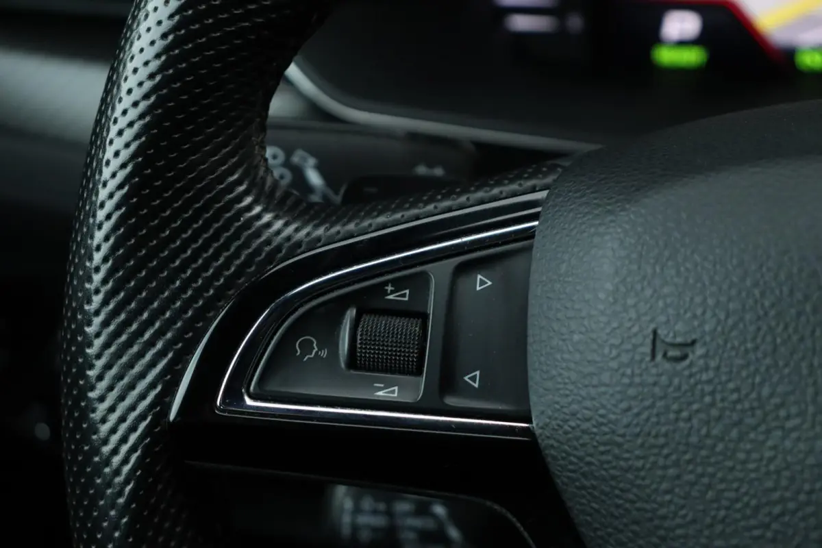 iV / 218 PK / DSG / Vol Opties! / Sportline / Black Edition / Virtual Cockpit / Camera / ACC / Trekhaak / 19"!