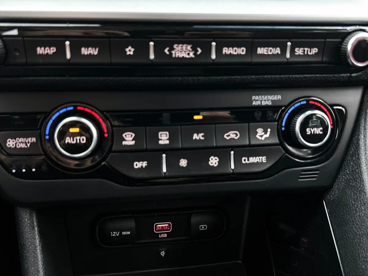 1.6 GDi PHEV DynamicPlusLine CAMERA | NAVI & CARPLAY | JBL | AD-CRUISE