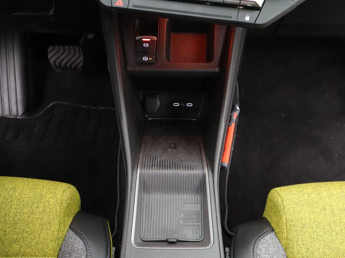 iconic cinq 150 pk comfort range | Pack Safety & Advanced Driving Assist | Harman Kardon |