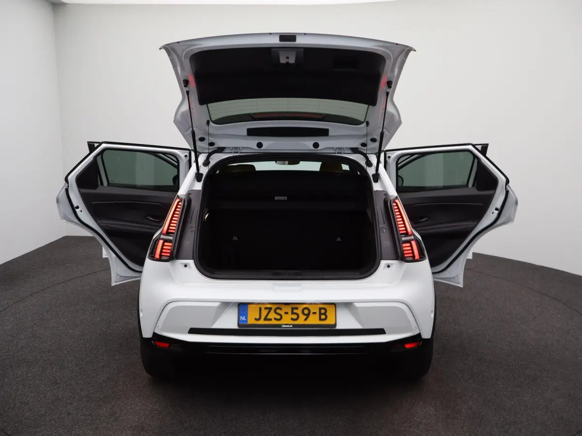 iconic cinq 150 pk comfort range | Pack Safety & Advanced Driving Assist | Harman Kardon |