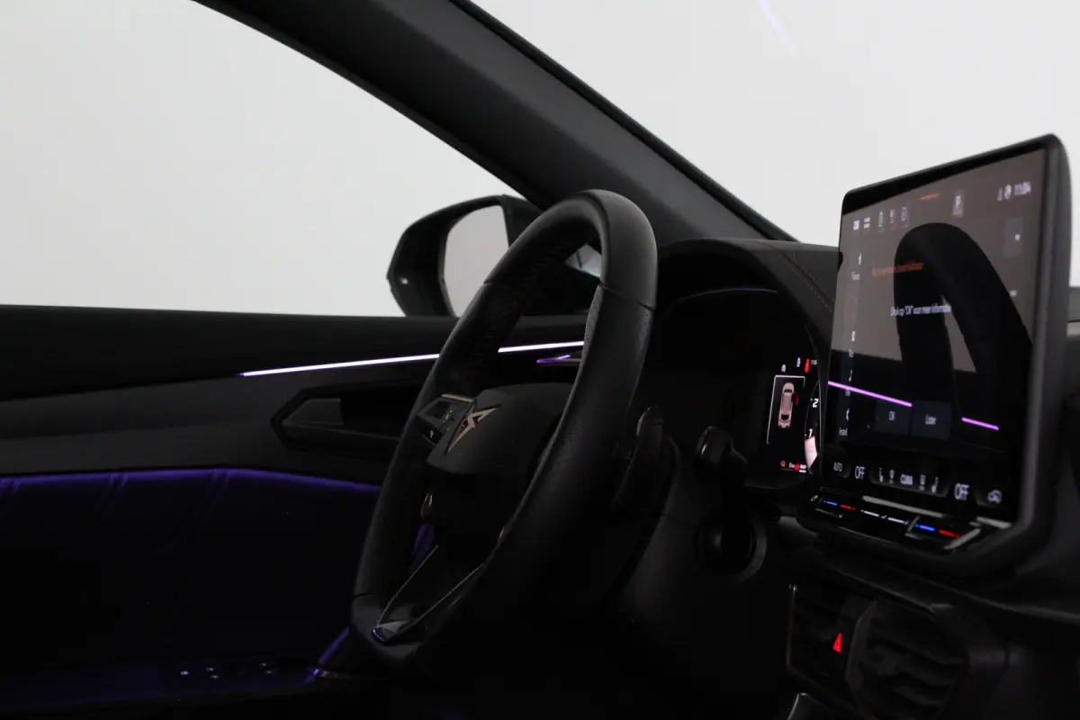 1.5 TSI e-Hybrid Business > 126km WLTP/SOH 98.6%/360°camera/Travel Assist/Midnight Black