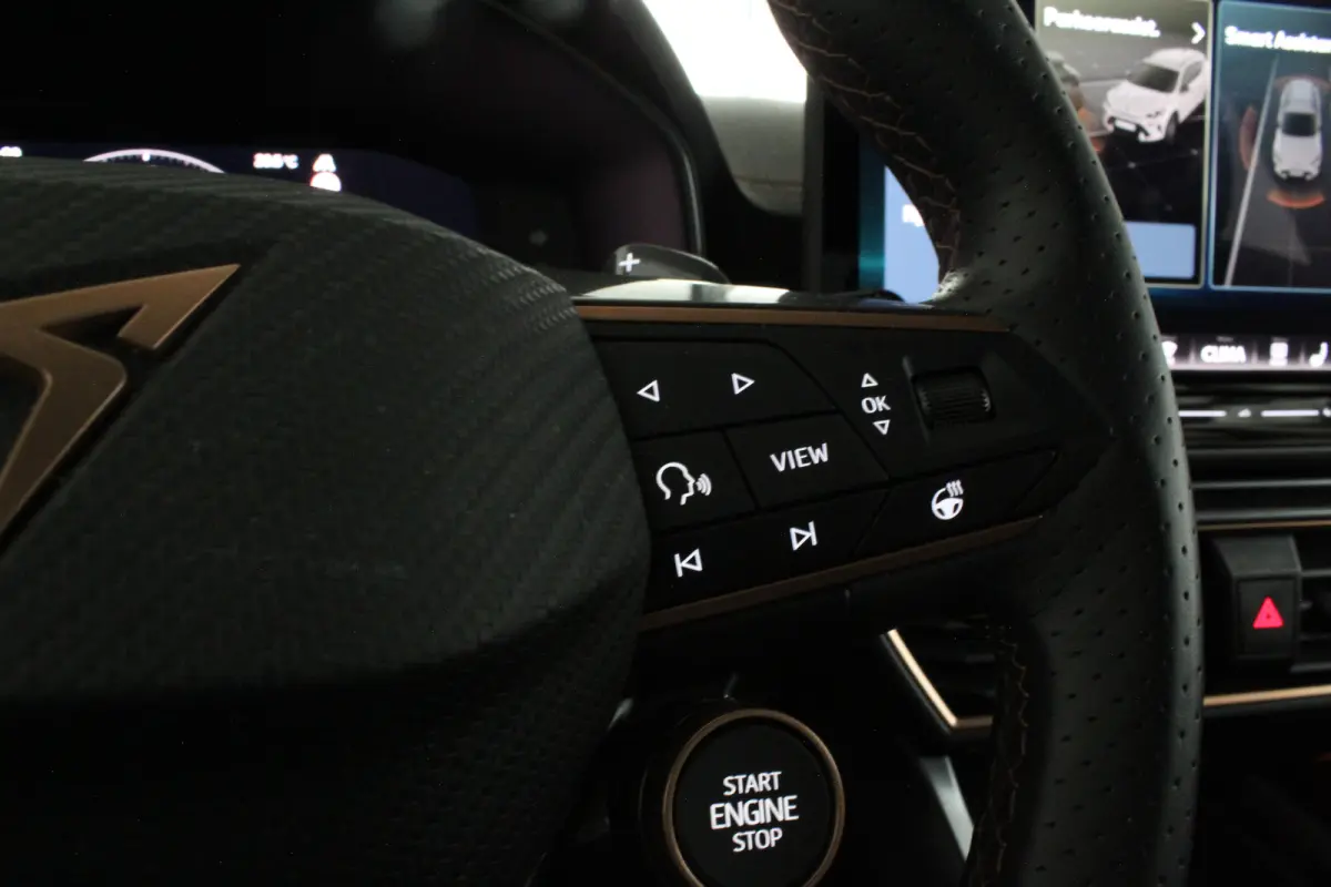 1.5 TSI e-Hybrid Business > 126km WLTP/SOH 98.6%/360°camera/Travel Assist/Midnight Black