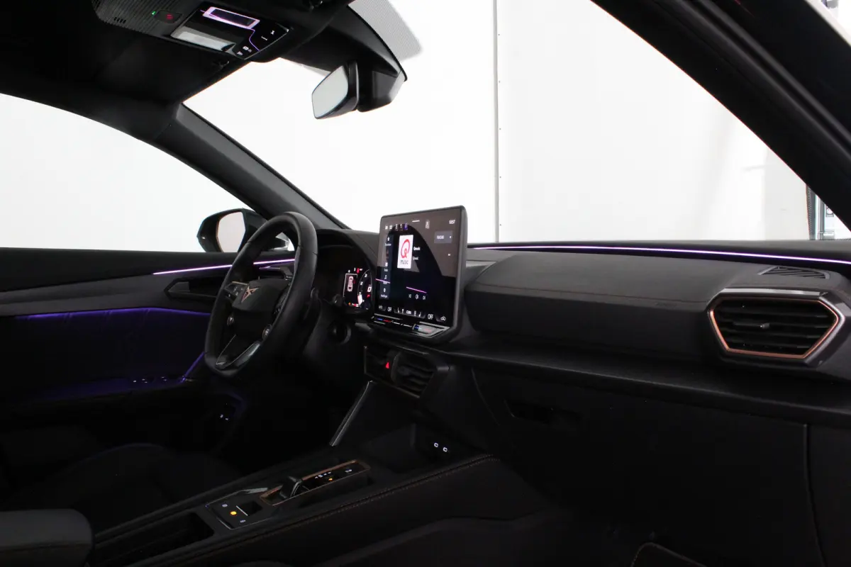 1.5 TSI e-Hybrid Business > 126km WLTP/SOH 98.6%/360°camera/Travel Assist/Midnight Black
