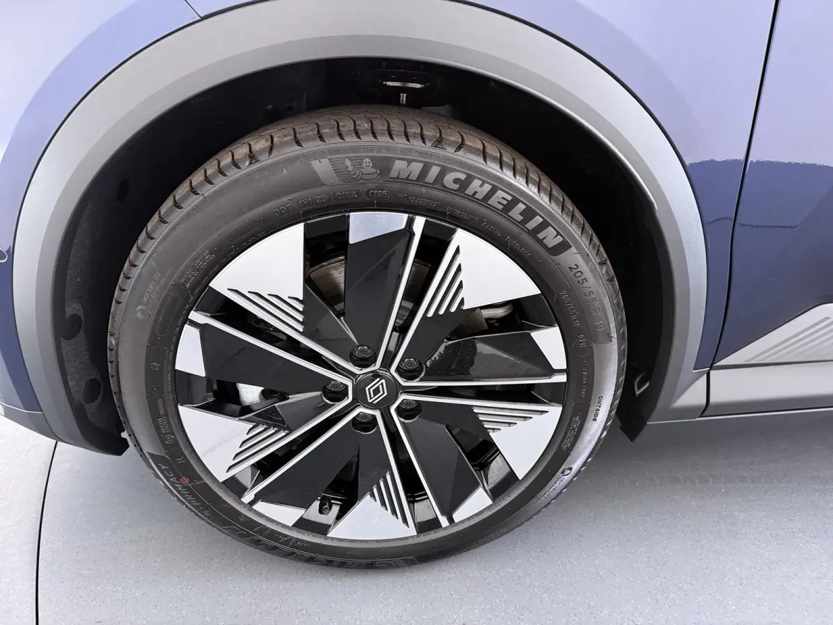EV87 long range techno | Pack advanced driving assist & augmented vision |