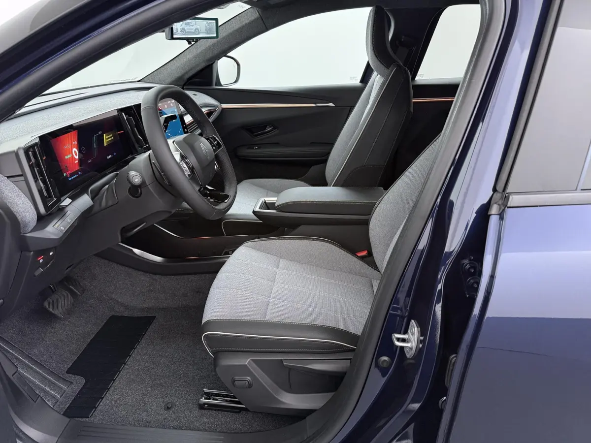 EV87 long range techno | Pack advanced driving assist & augmented vision |