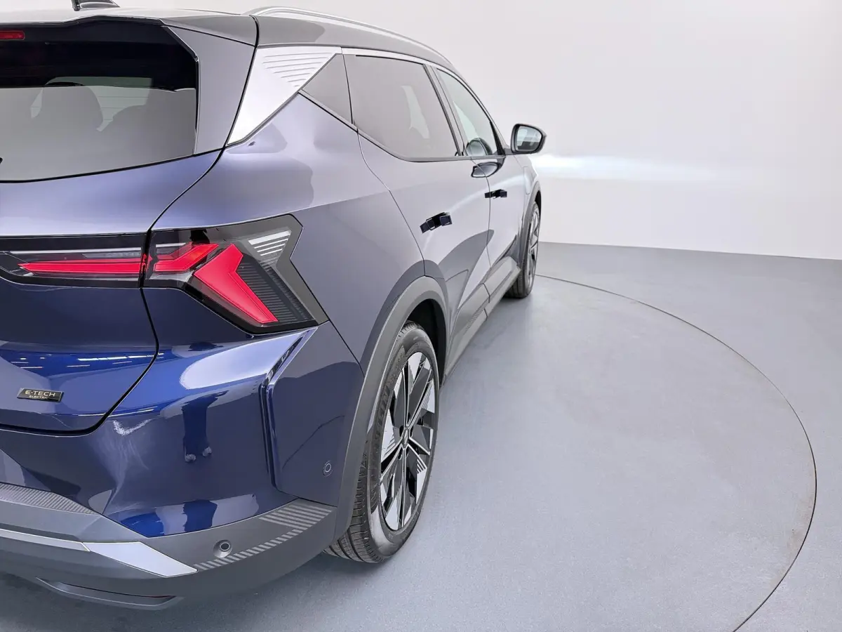 EV87 long range techno | Pack advanced driving assist & augmented vision |