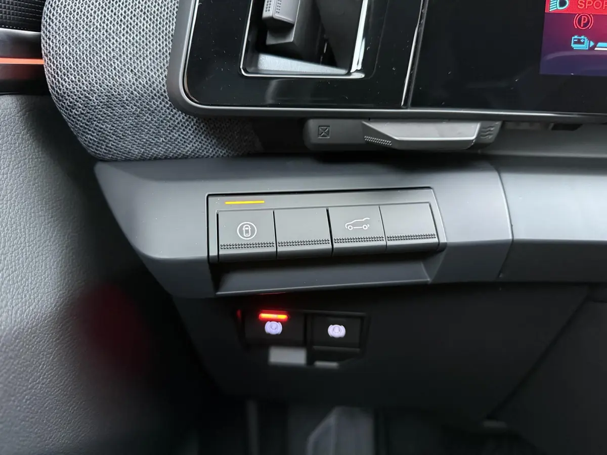 EV87 long range techno | Pack advanced driving assist & augmented vision |
