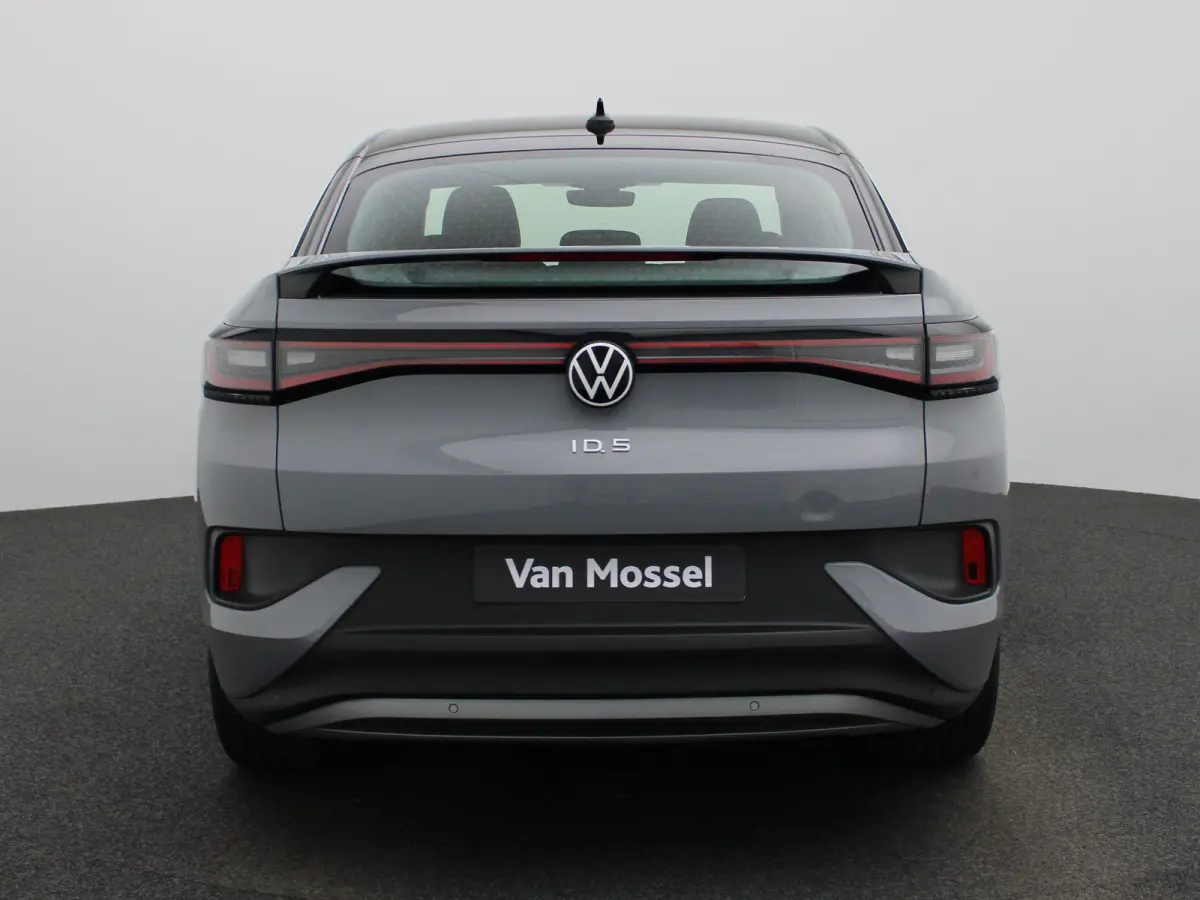 ID.5 Pro Advantage 77 kWh 204 PK| Navigatie | Stoelverwarming | Stuurwielverwarming | Parkeersensoren | 19 Inch Velgen