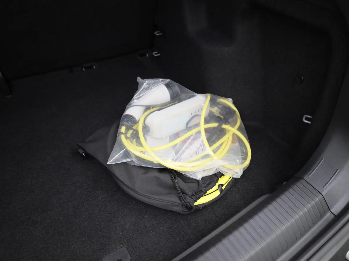 ID.5 Pro Advantage 77 kWh 204 PK| Navigatie | Stoelverwarming | Stuurwielverwarming | Parkeersensoren | 19 Inch Velgen