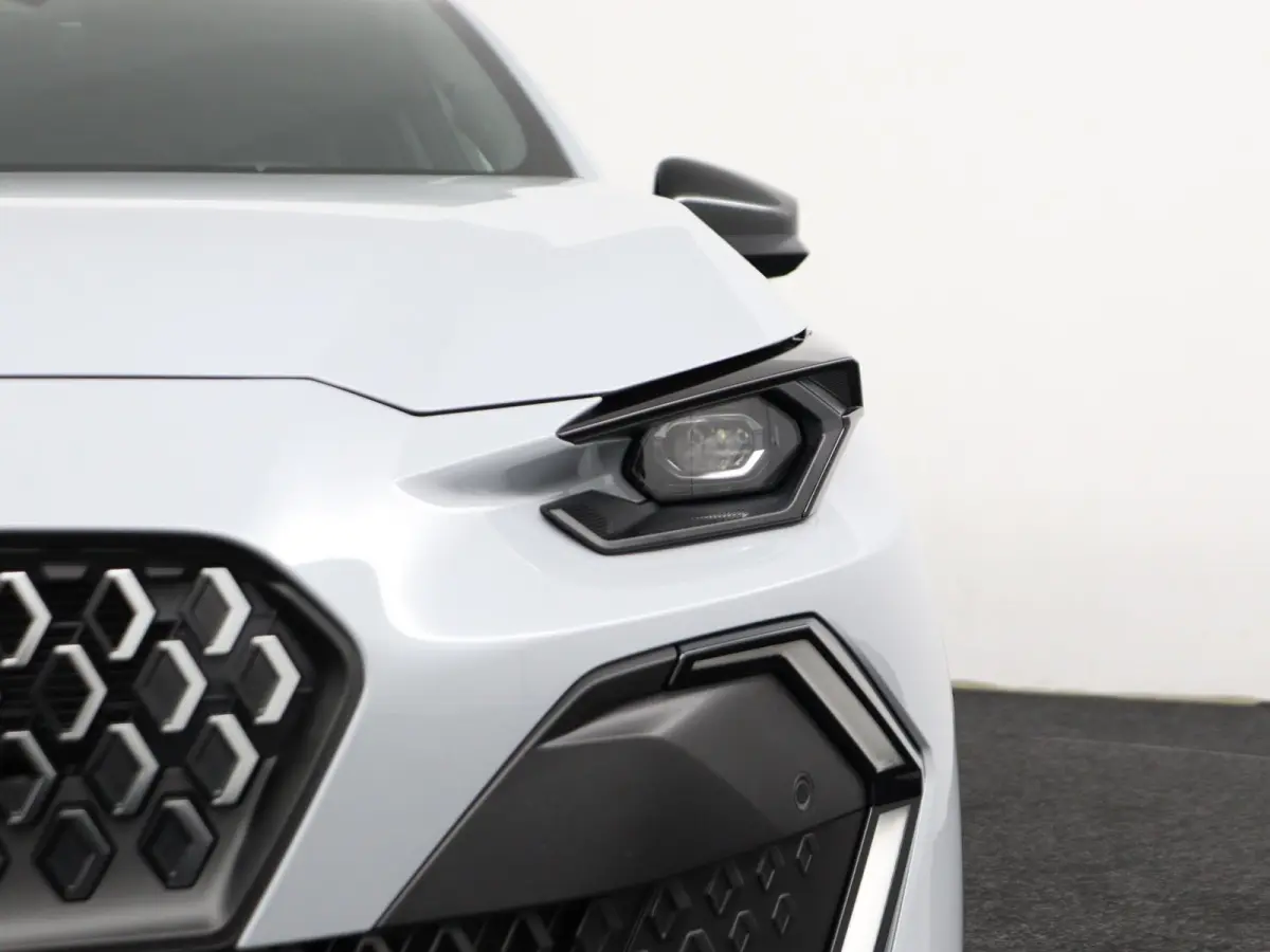 techno full hybrid E-Tech 160 pk | Adaptive Cruise | Parkeercamera | Stoelverwarming | 360 graden camera |