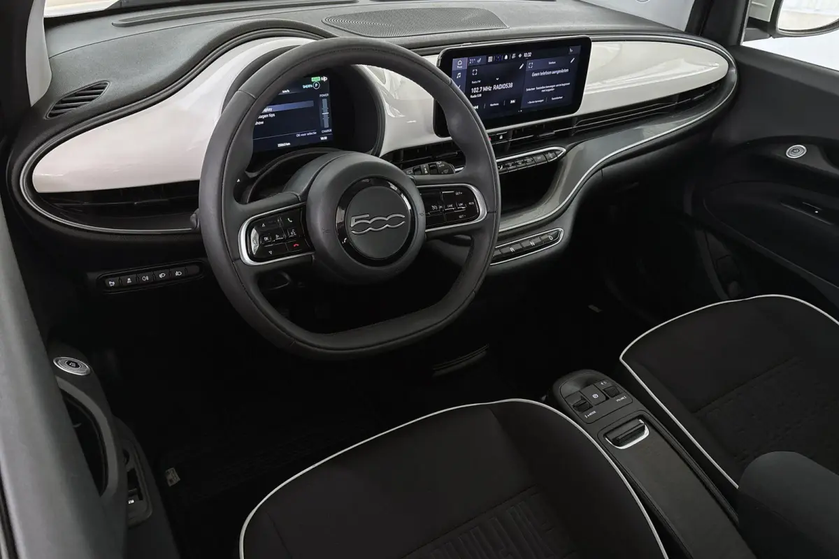 3+1 Icon 42 kWh SOH 97% Achteruitrijcamera Apple CarPlay Stoelverwarming