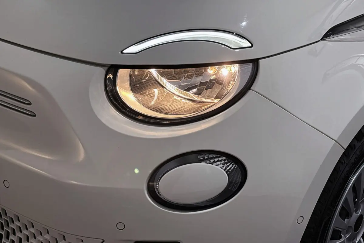 3+1 Icon 42 kWh SOH 97% Achteruitrijcamera Apple CarPlay Stoelverwarming