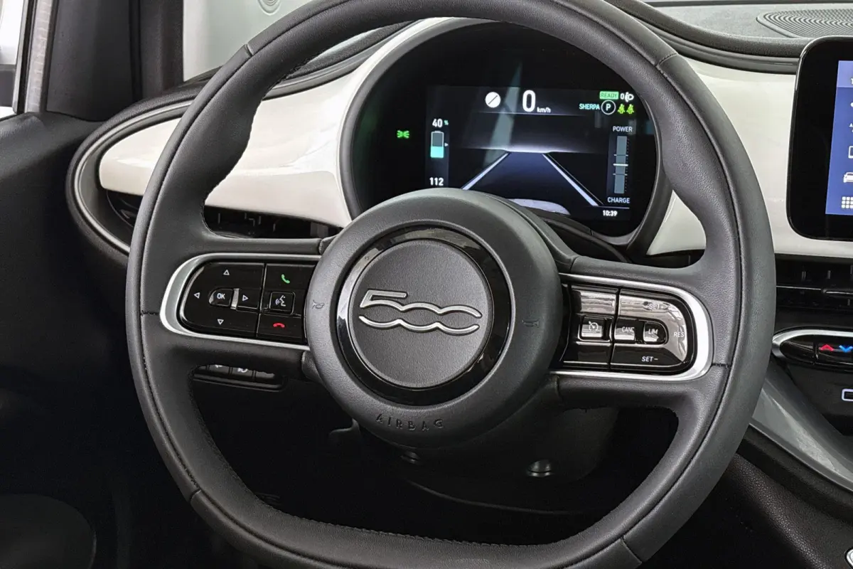3+1 Icon 42 kWh SOH 97% Achteruitrijcamera Apple CarPlay Stoelverwarming