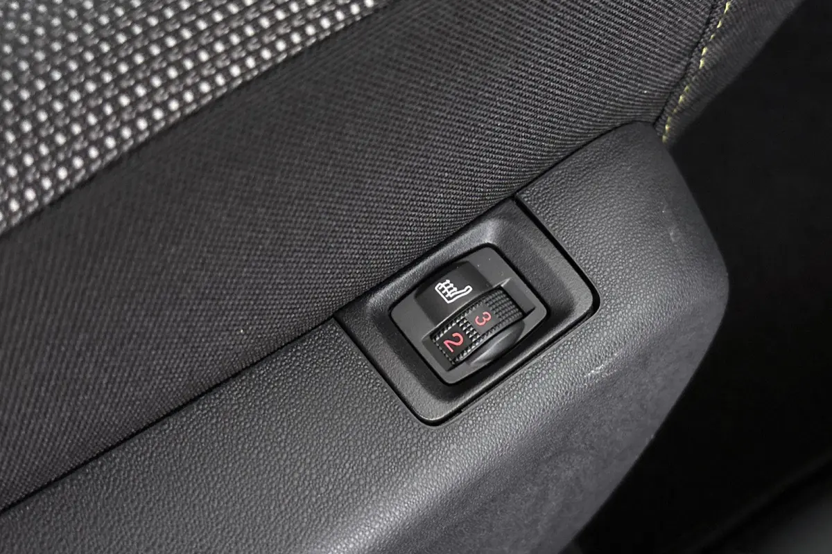 1.2 PureTech C-Series Navigatie Stoelverwarming Parkeersensoren