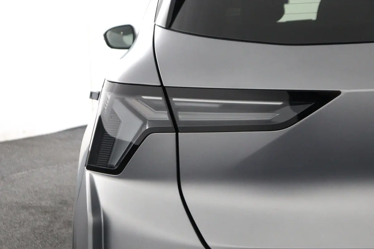 esprit Alpine 220 pk long range | pack advanced driving assist & augmented vision | pack light & sound |