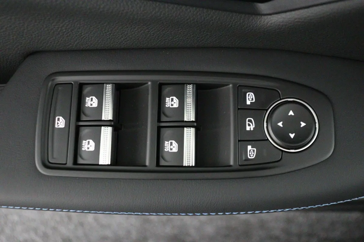 esprit Alpine 220 pk long range | pack advanced driving assist & augmented vision | pack light & sound |