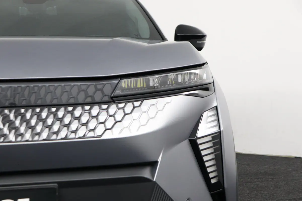 esprit Alpine 220 pk long range | pack advanced driving assist & augmented vision | pack light & sound |