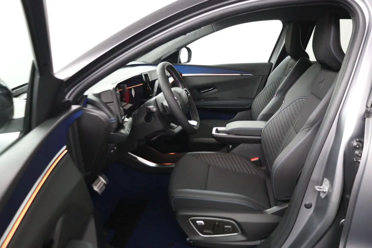 esprit Alpine 220 pk long range | pack advanced driving assist & augmented vision | pack light & sound |