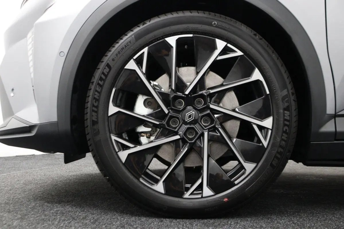 esprit Alpine 220 pk long range | pack advanced driving assist & augmented vision | pack light & sound |
