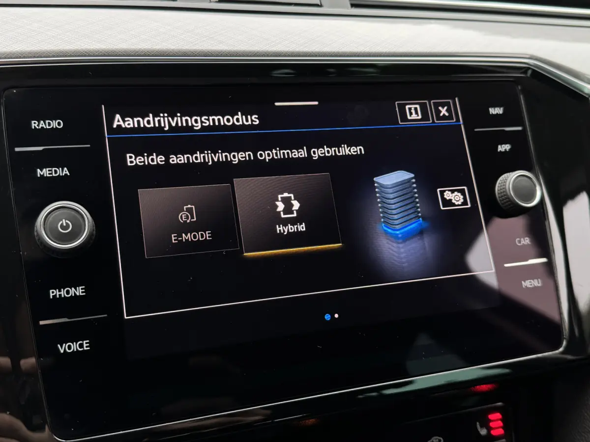 GTE 218PK DSG HYBRID BUSINESS SPORT ALCANTARA/CAMERA/NAVI/IQ-LIGHT