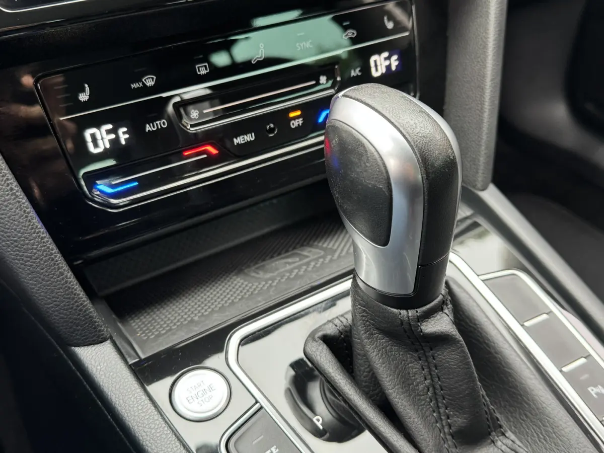 GTE 218PK DSG HYBRID BUSINESS SPORT ALCANTARA/CAMERA/NAVI/IQ-LIGHT