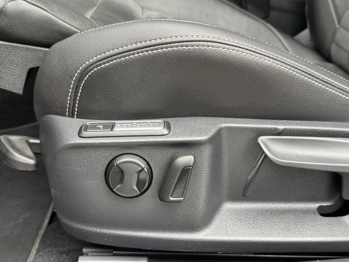 GTE 218PK DSG HYBRID BUSINESS SPORT ALCANTARA/CAMERA/NAVI/IQ-LIGHT